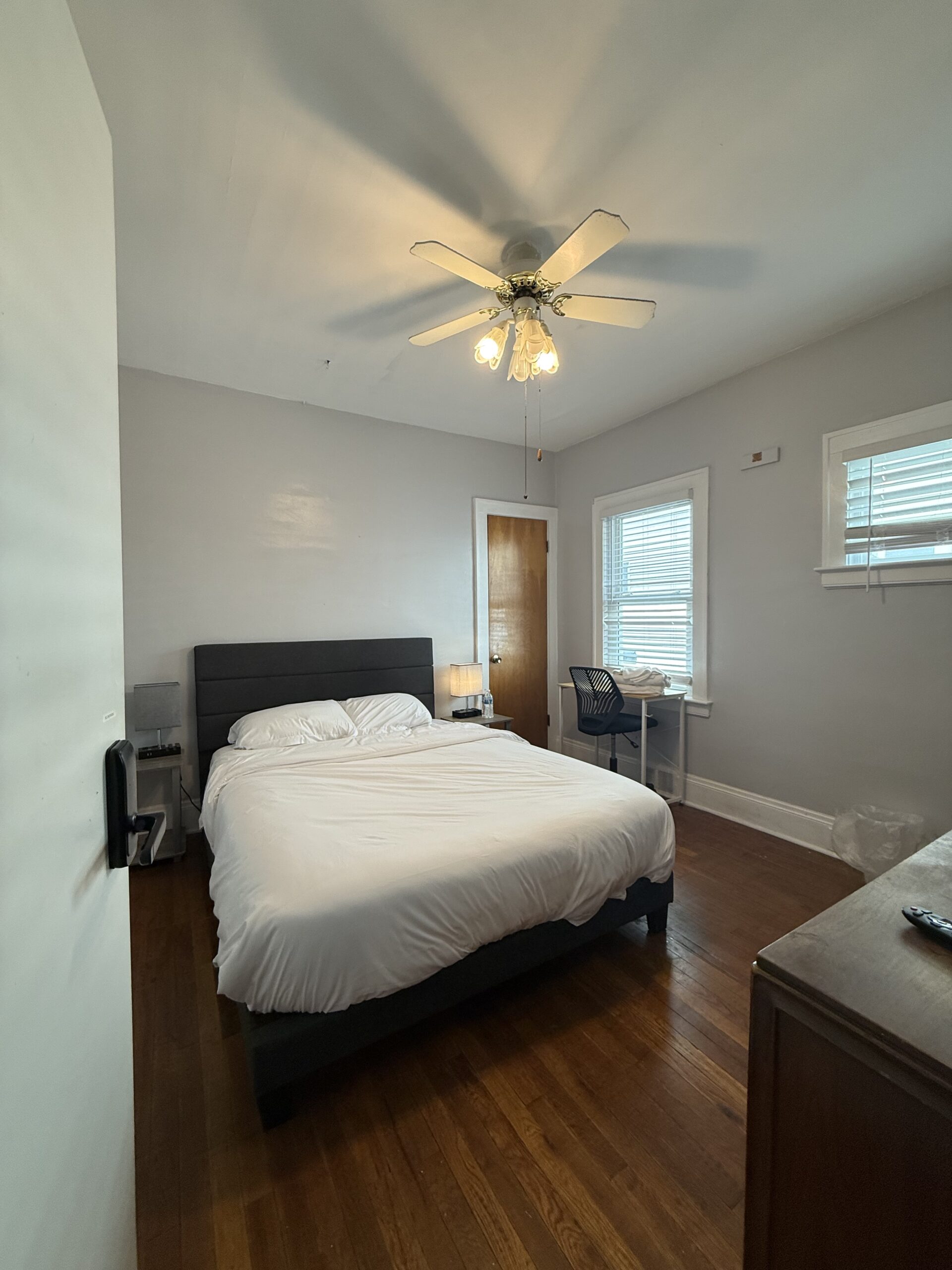 Bright, private and quiet private room in Cleveland