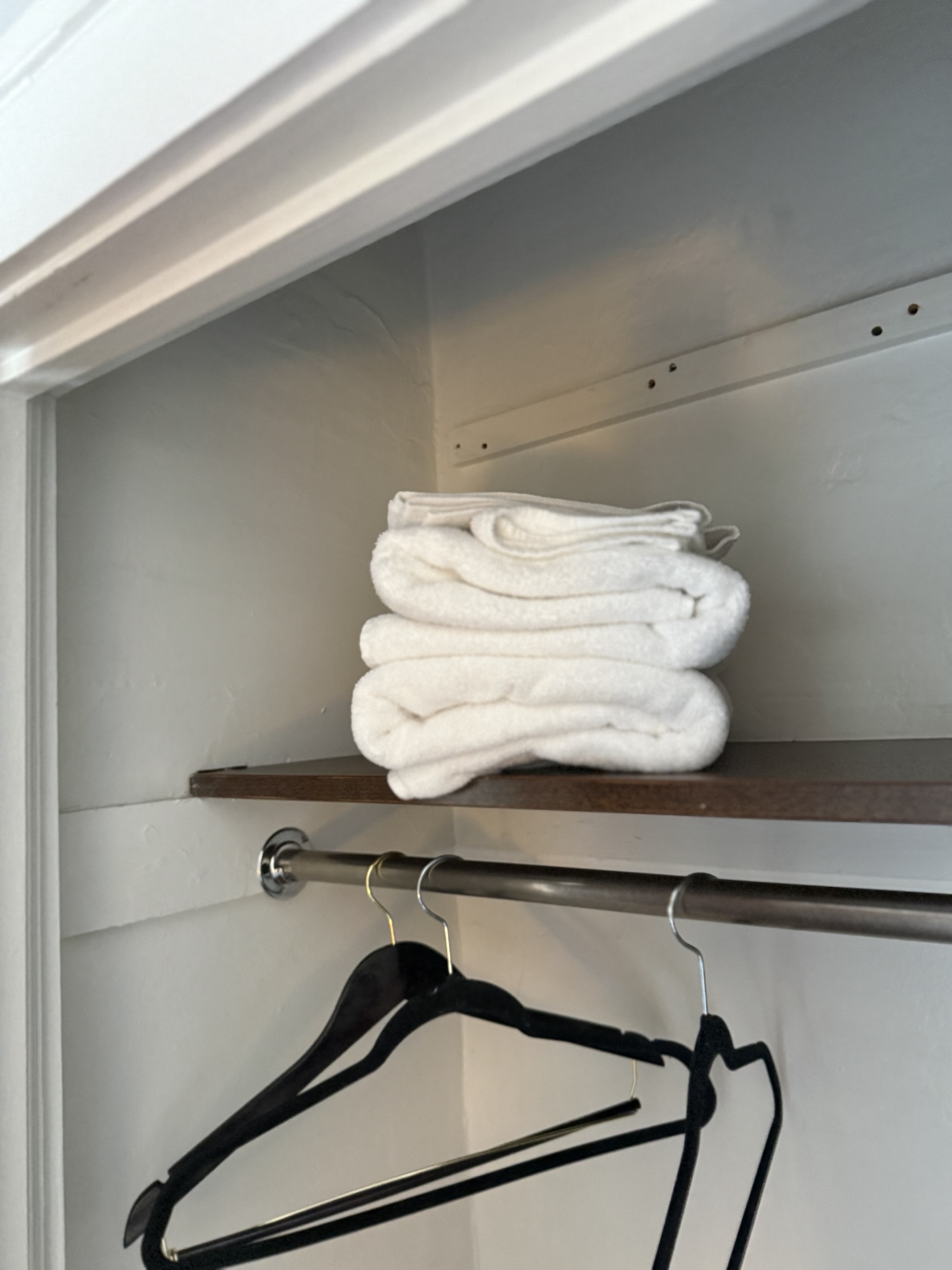 Is laundry free or complimentary at stay with Jay residences?